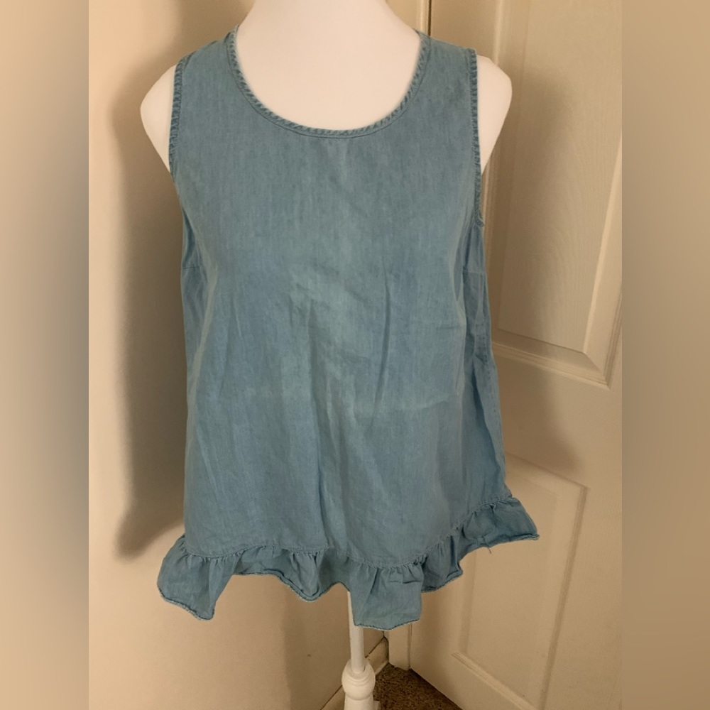 Adorable ruffled soft denim sleeveless top!